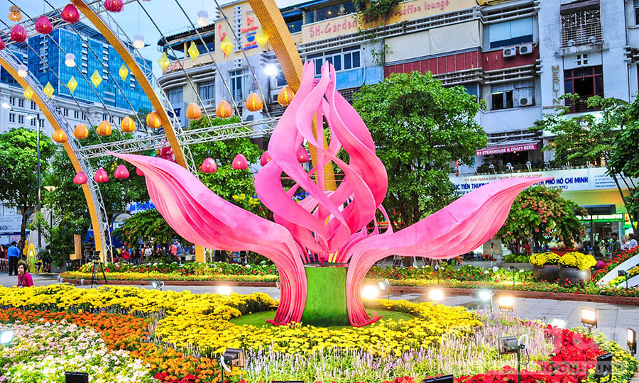 Thế Giới Đèn Gỗ - Dự án đường hoa Nguyễn Huệ Quận 1 2018 - 1