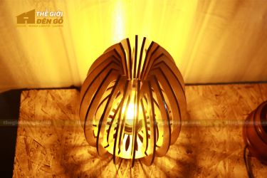 Thế giới đèn gỗ - Đèn gỗ trang trí búp sen 1