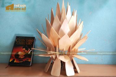 Thế Giới Đèn Gỗ - Đèn gỗ trang trí để bàn hoa quỳnh - 3
